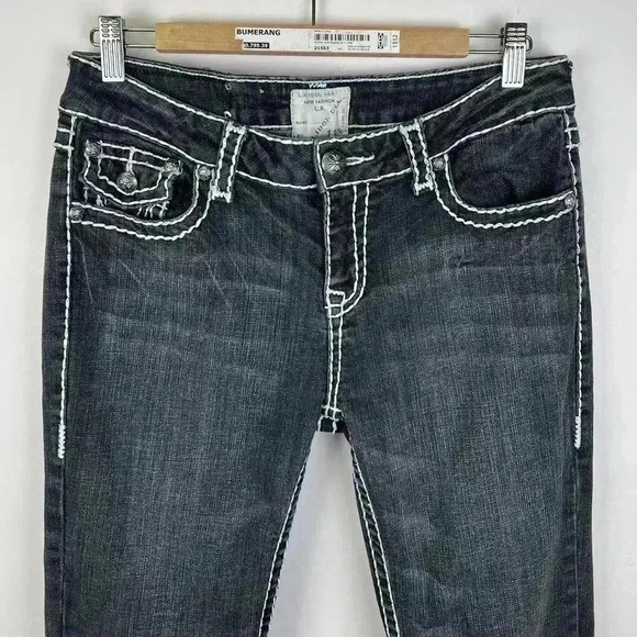 La Idol Premium Black Flare Jeans with Unique Stitching - Picture 5 of 8